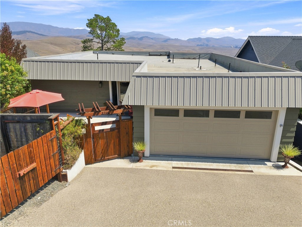 1716 Pineridge Drive — photo