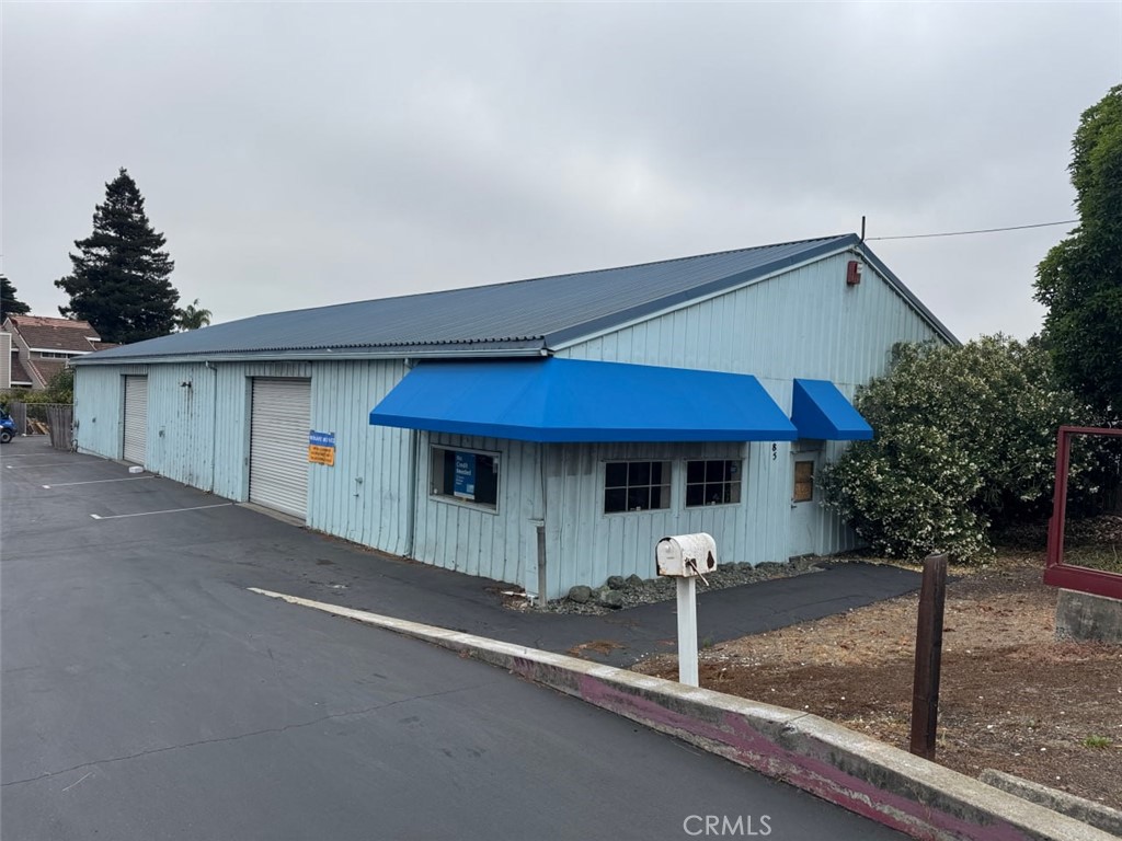 3285 S Higuera Street — photo