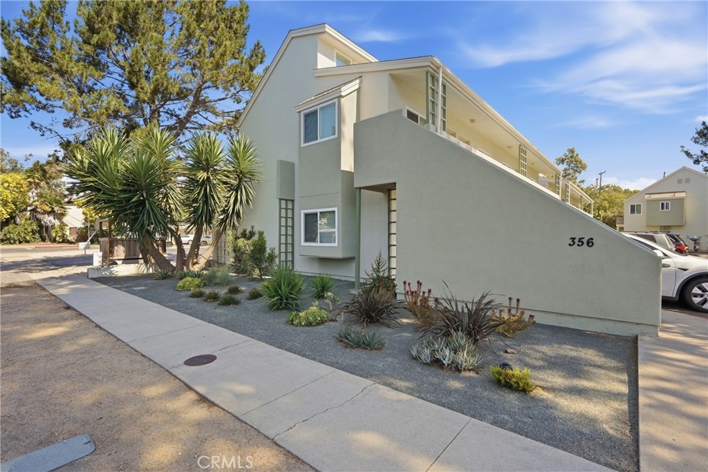 356 N Chorro — photo