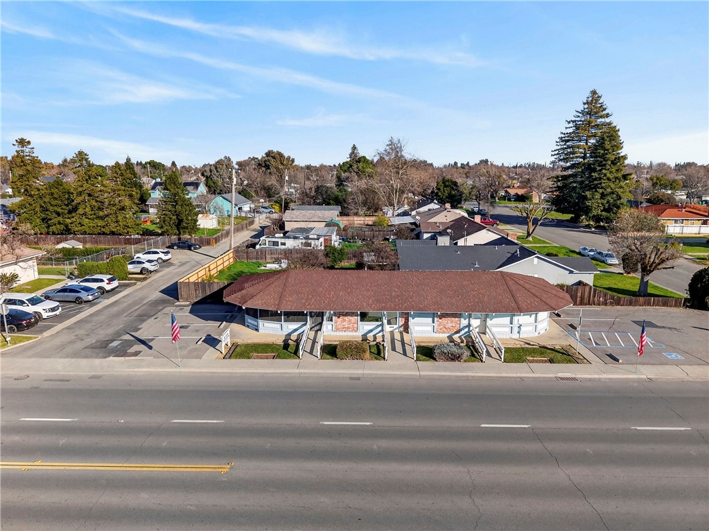 1015 1021 &25 W Wood St — photo