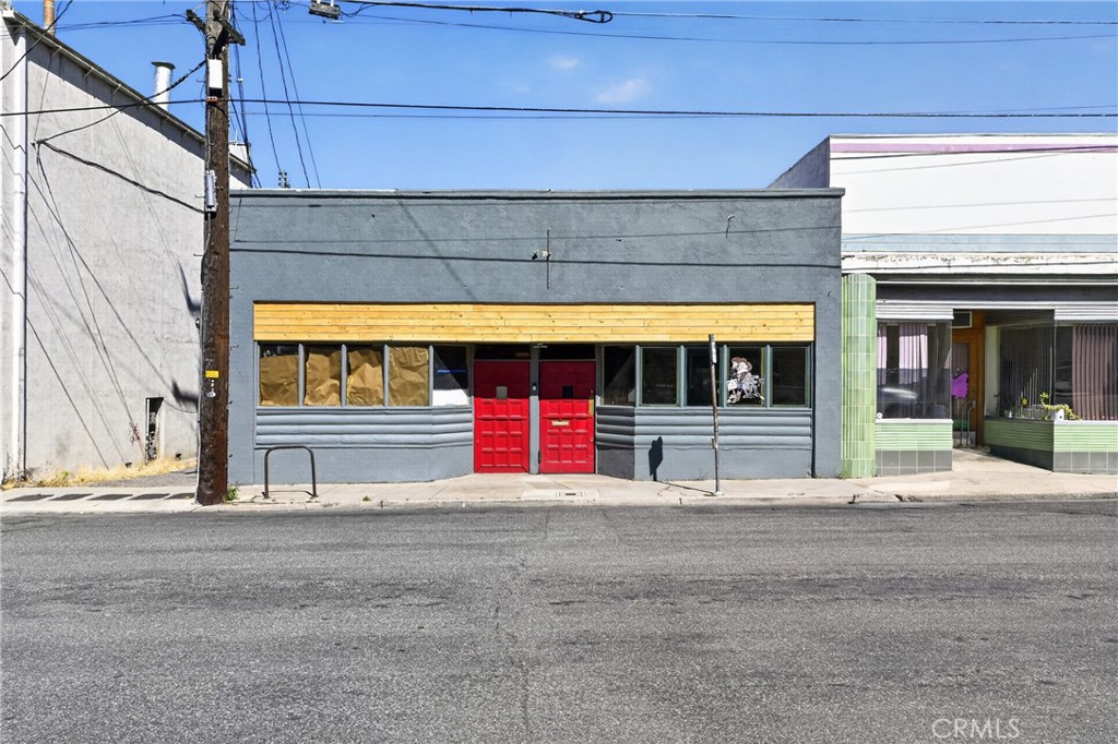 118 S Broadway — photo