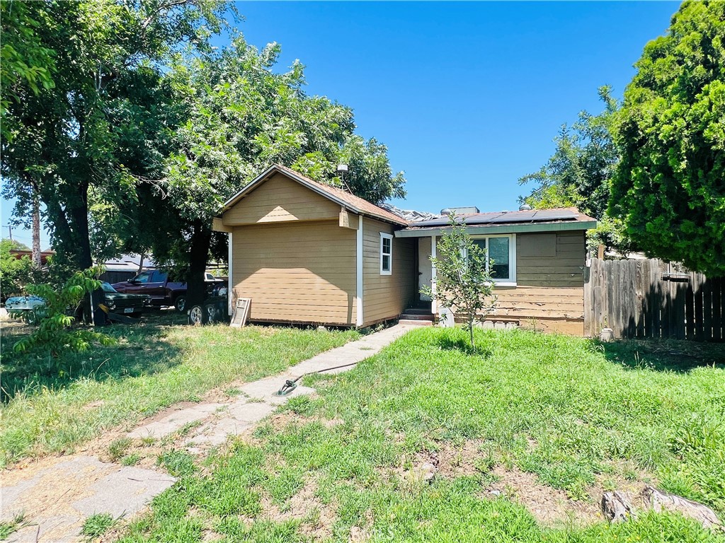 5524 E Commercial — photo