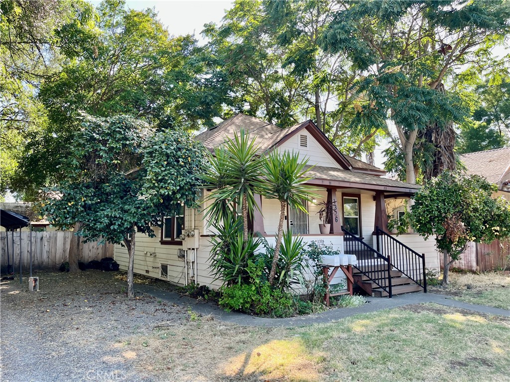 1326 Mulberry — photo