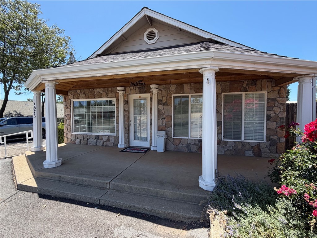 7671 Skyway — photo