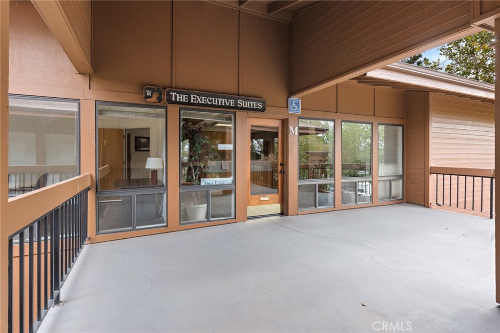 5910 Clark Road M9 — photo