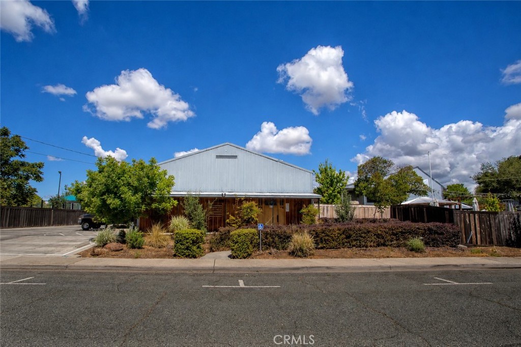 760 Safford — photo