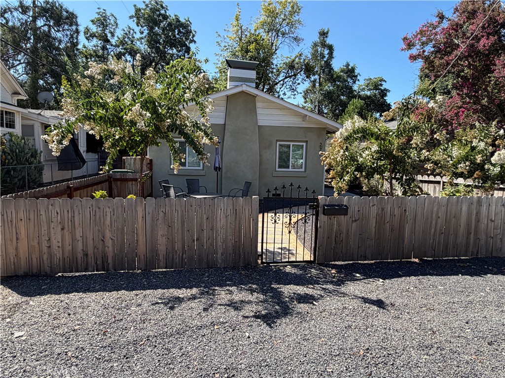 271 E 7th Avenue, Chico, CA 95926 — photo 2