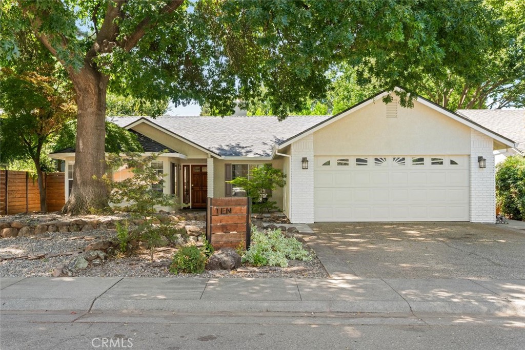 10 Savannah Lane — photo