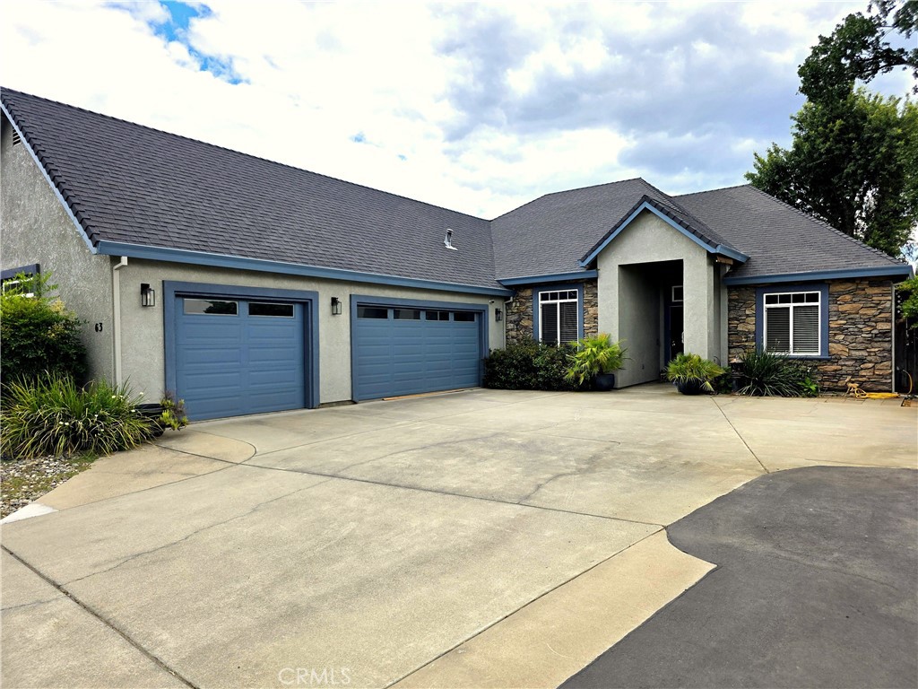 63 Glenbrook Court — photo