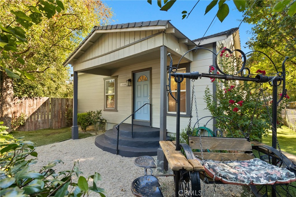 1335 Martin St — photo