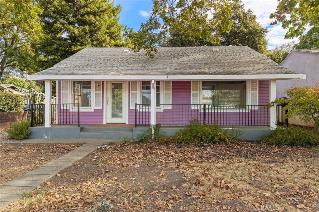 1824 Mangrove Avenue — photo