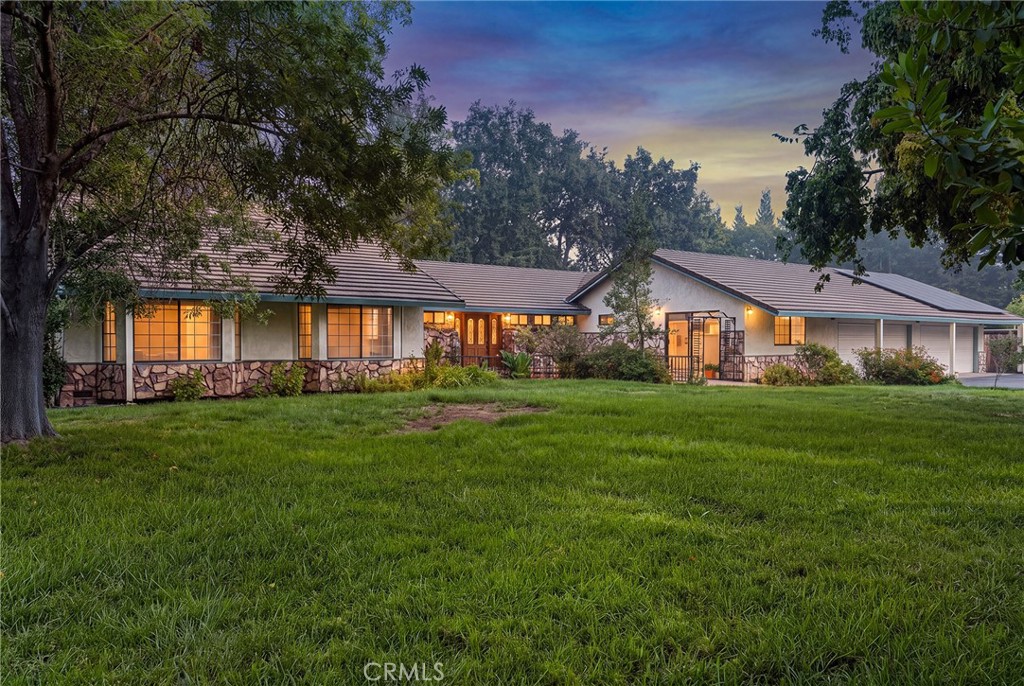 12 Quadra Court — photo