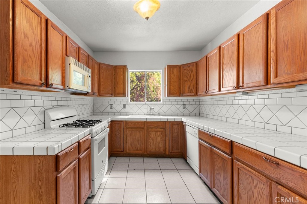 951 Walnut, Chico, CA 95928 — photo 2