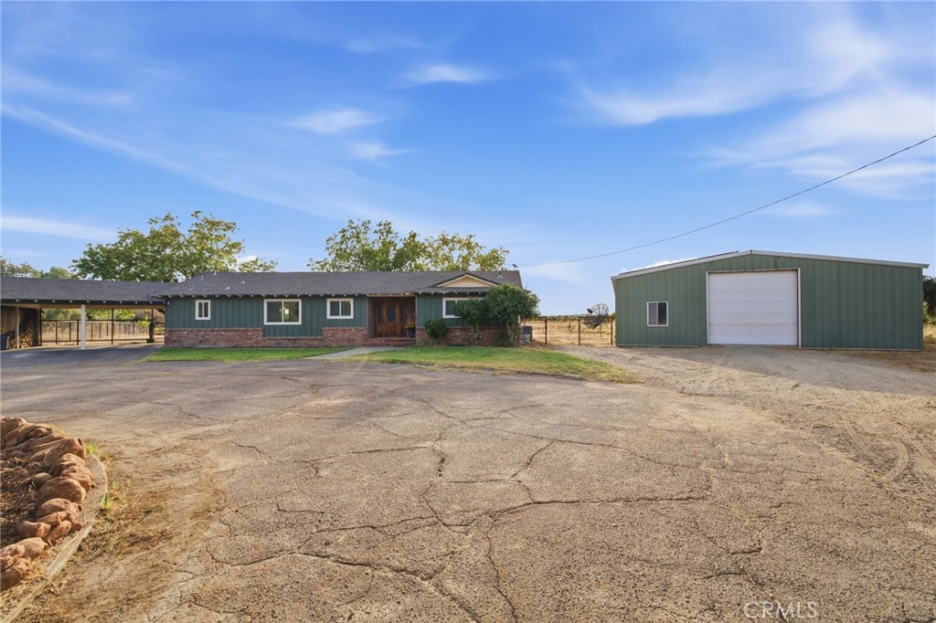 3665 Woodson — photo