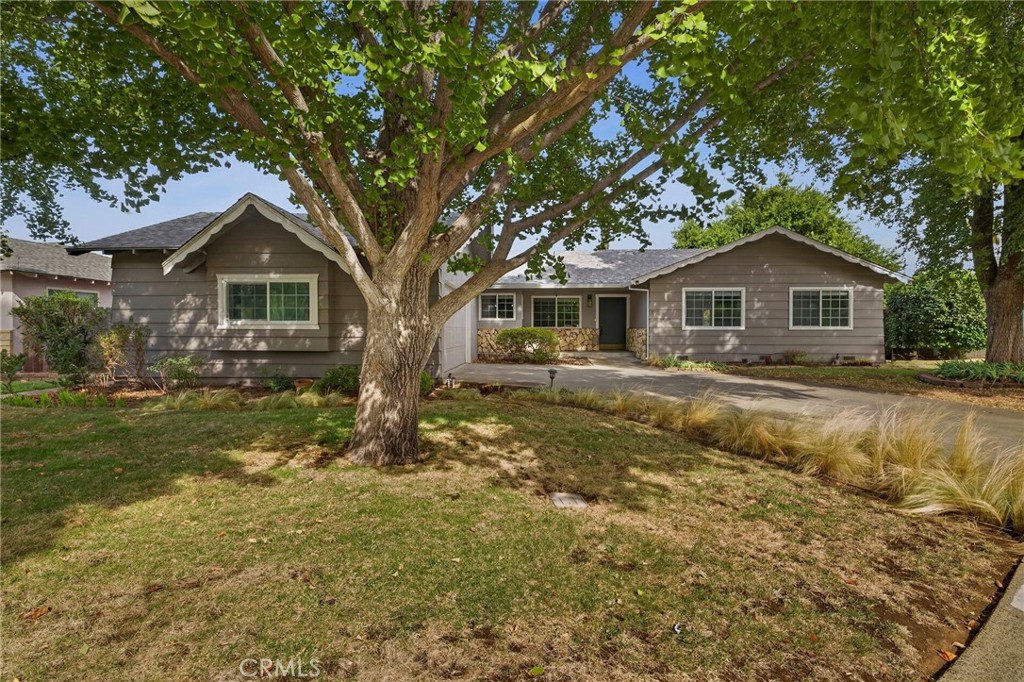 12 Sunland — photo