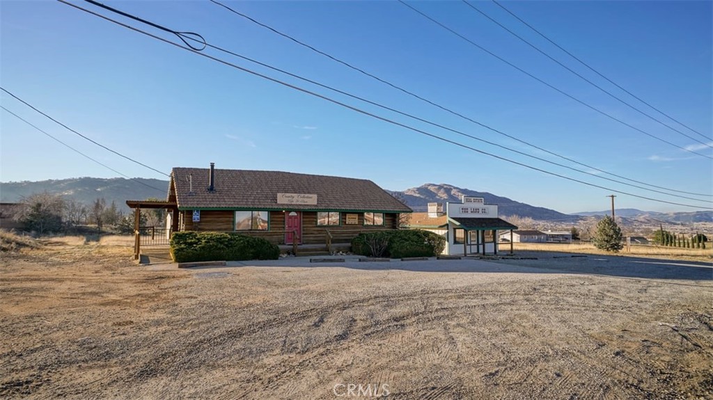21069 Woodford Tehachapi Rd — photo