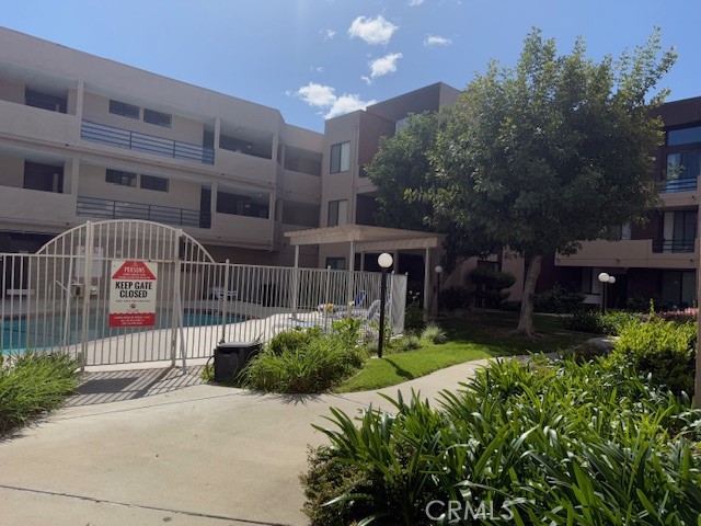 7826 Topanga 213 — photo