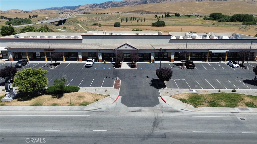 1001 W Tehachapi Boulevard a400 — photo