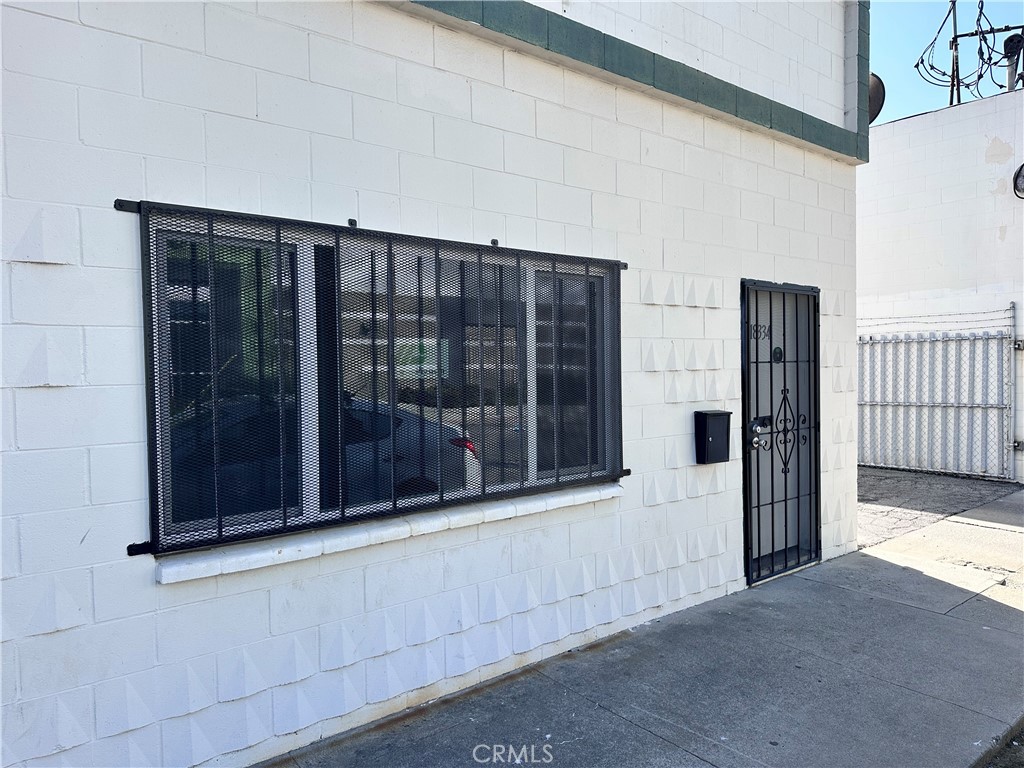 18334 Gault Street — photo
