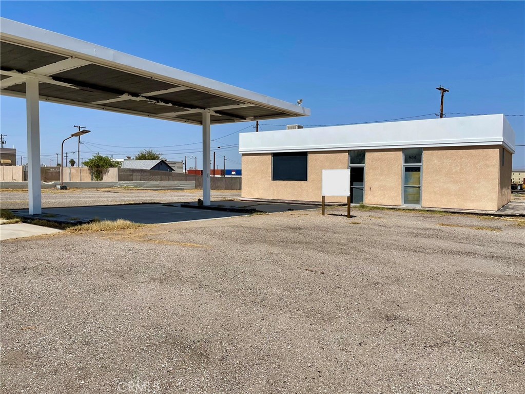 504 W Broadway Street — photo