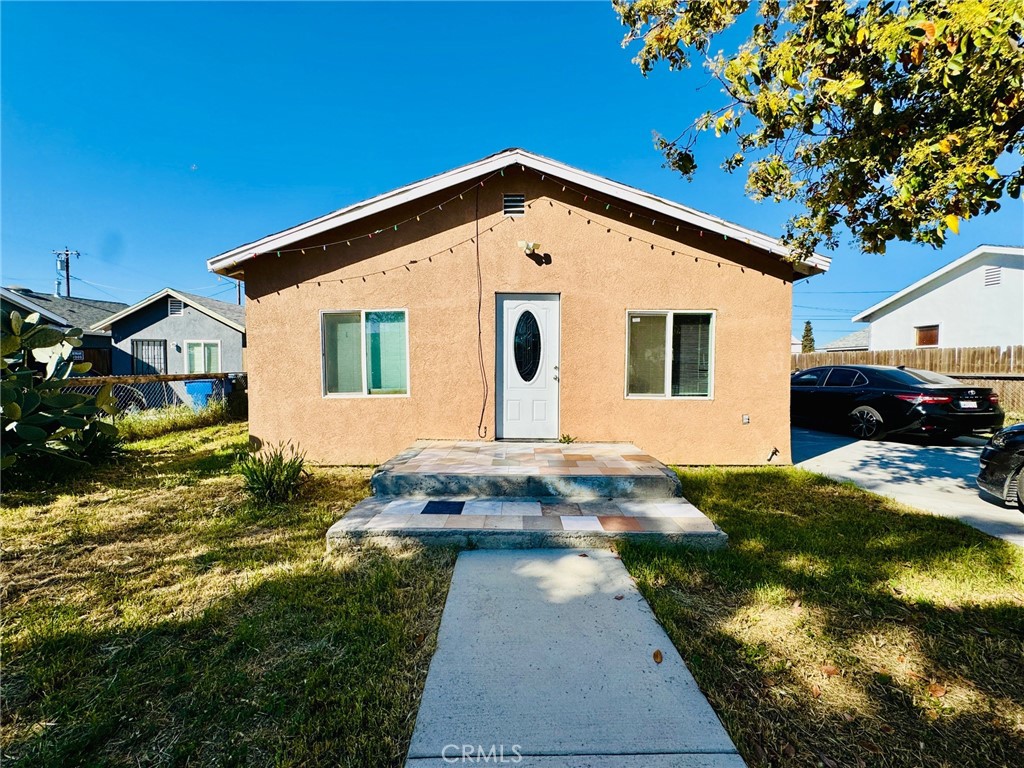 608 Belle — photo