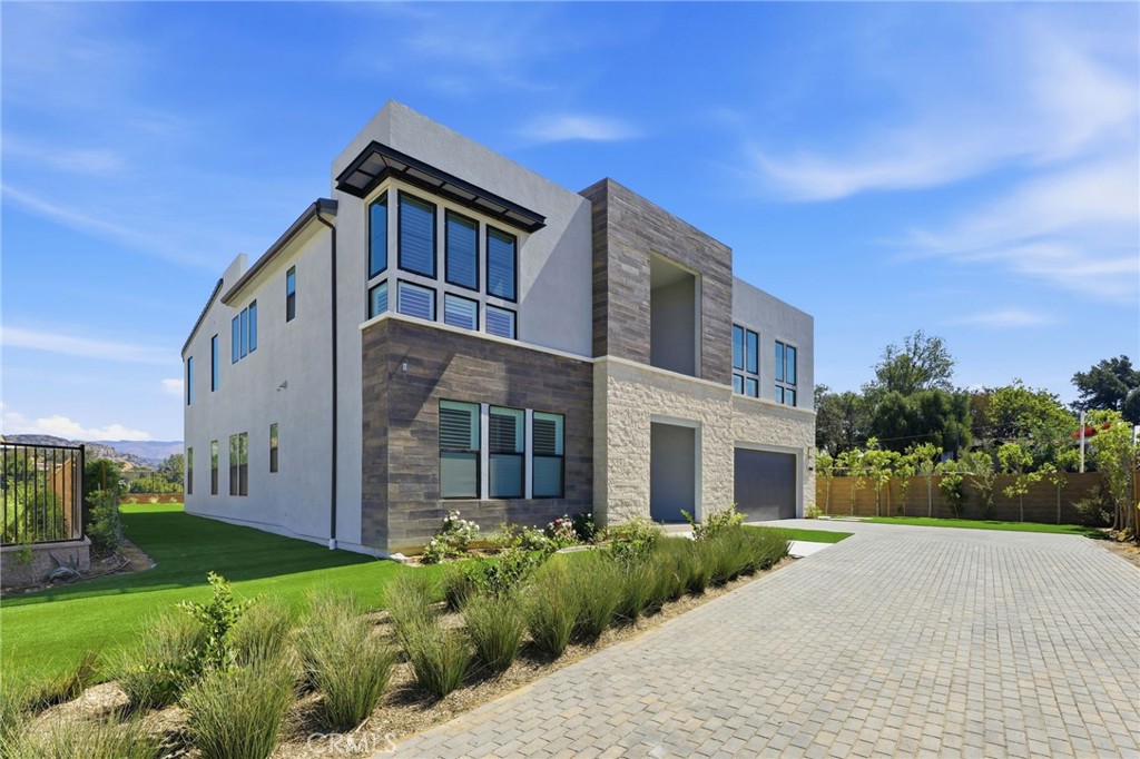 22801 Seaqua Circle — photo