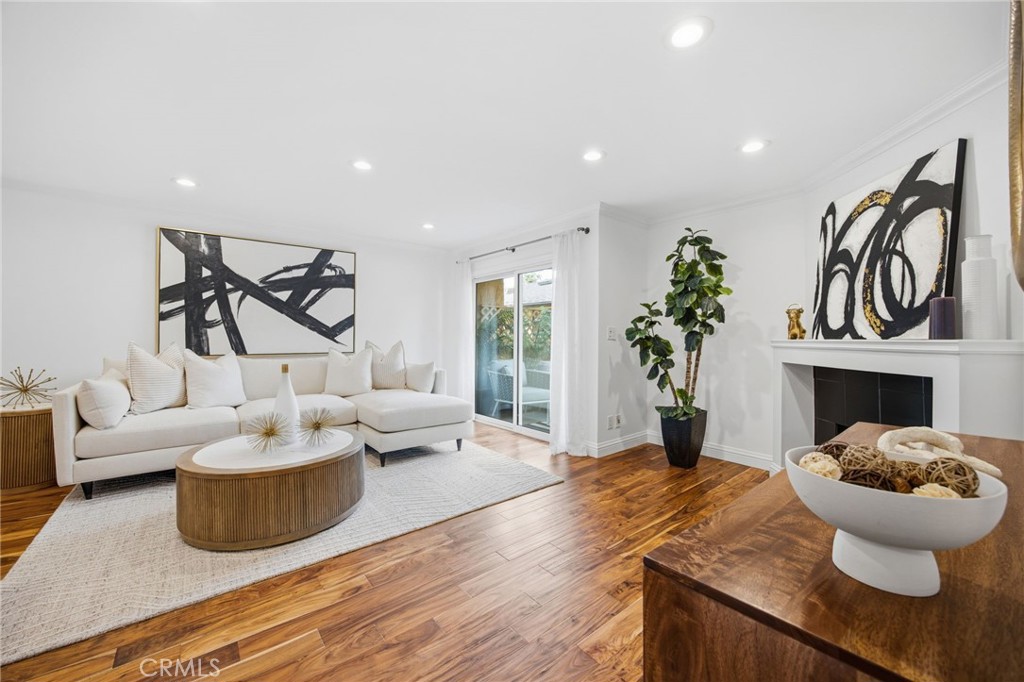355 S Madison Avenue 224 — photo