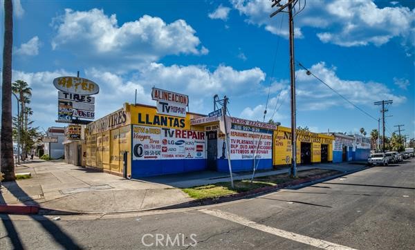 6961 Van Nuys — photo