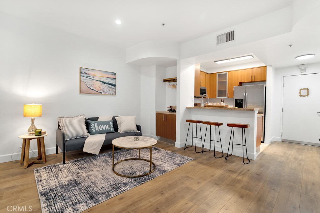 620 S Gramercy 338 — photo