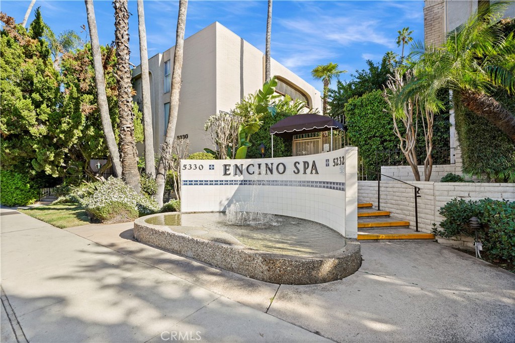 5330 Lindley 209 — photo