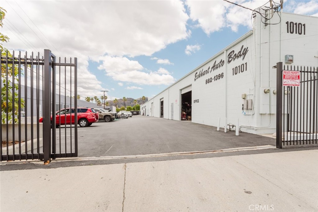 10101 Canoga Avenue 6 — photo