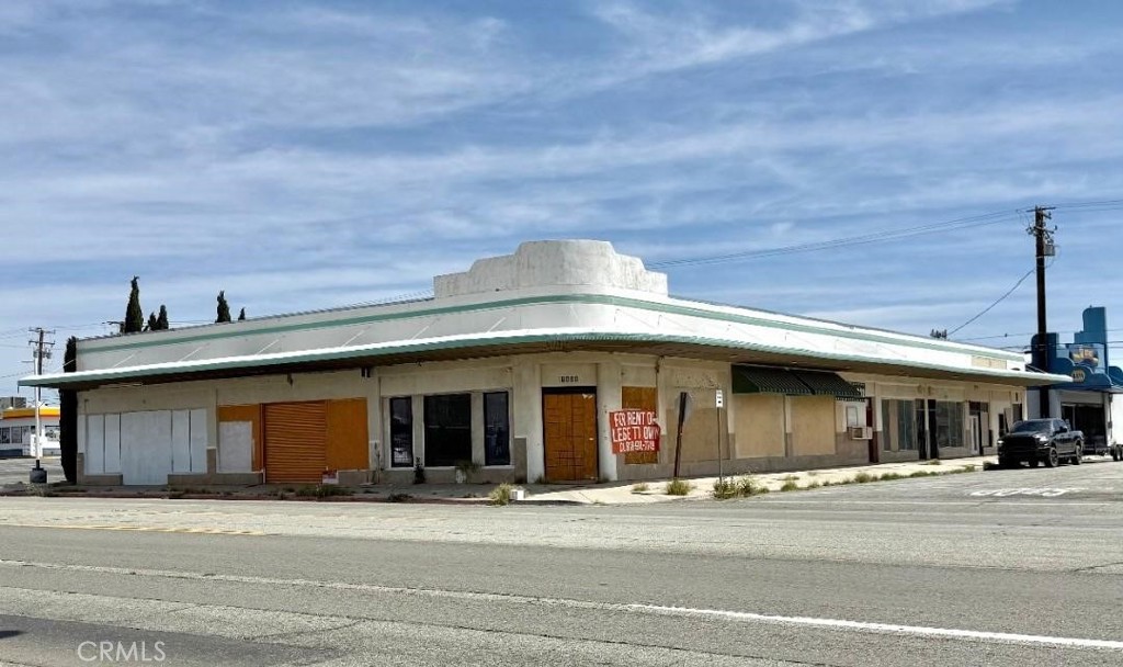 16008 Sierra Highway — photo