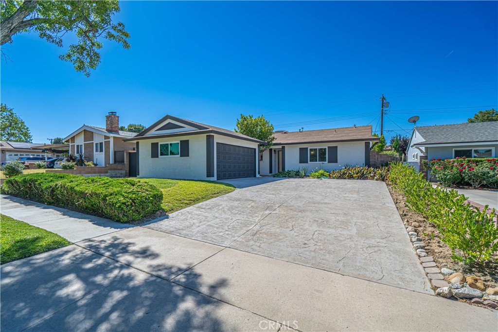 22514 Los Tigres — photo