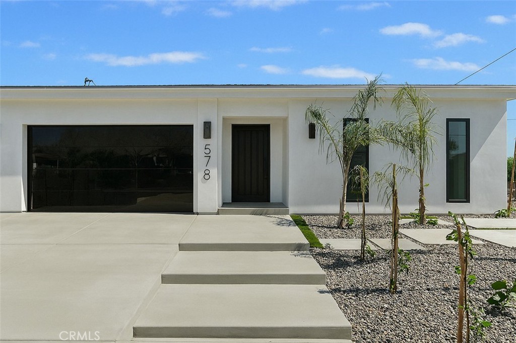 578 W Avenida Cerca — photo