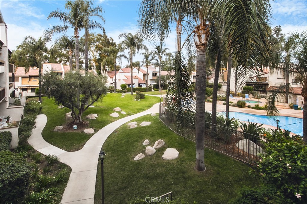 21500 Califa 97 — photo
