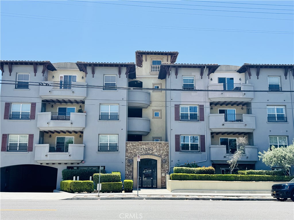 13200 Moorpark 203 — photo