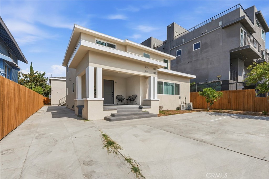 1189 Crehnshaw — photo