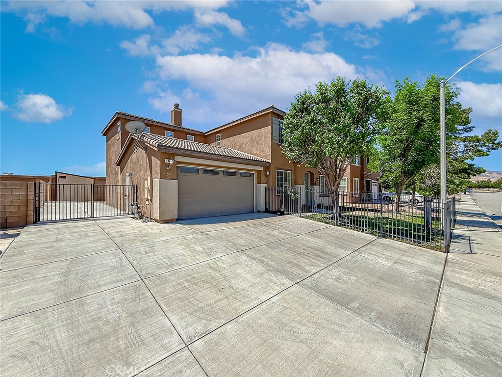 1302 Wellington Drive — photo