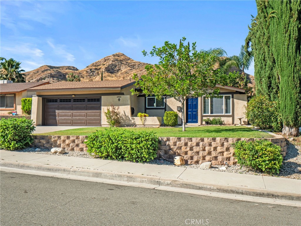 14921 Daffodil Avenue — photo