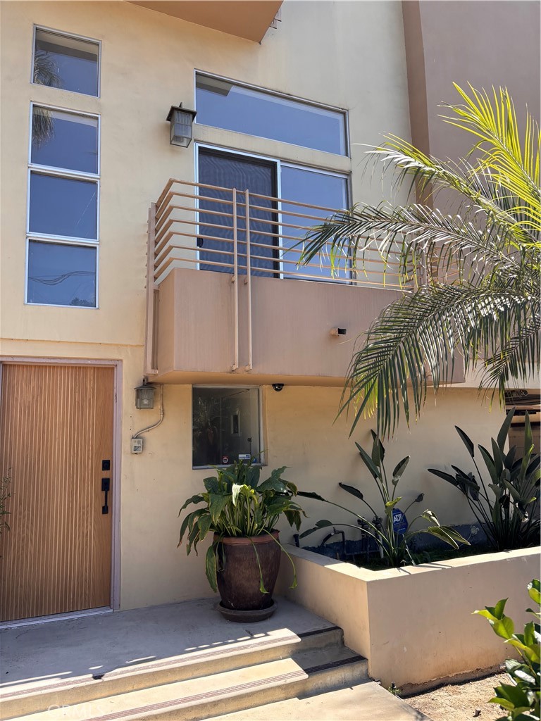 13440 Moorpark Street 101 — photo