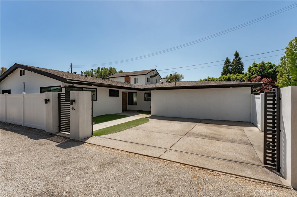23030 Dolorosa — photo