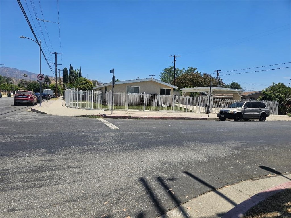 13084 Vaughn — photo