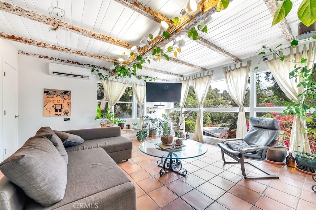 8869 Lookout Mountain Ave — photo