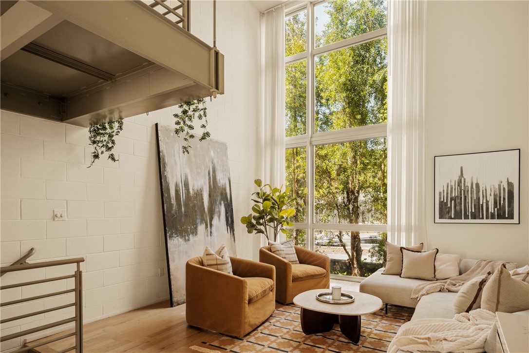 3450 Cahuenga W 907 — photo