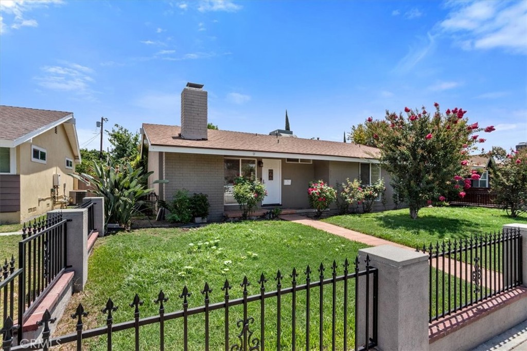 7942 De Soto Avenue — photo