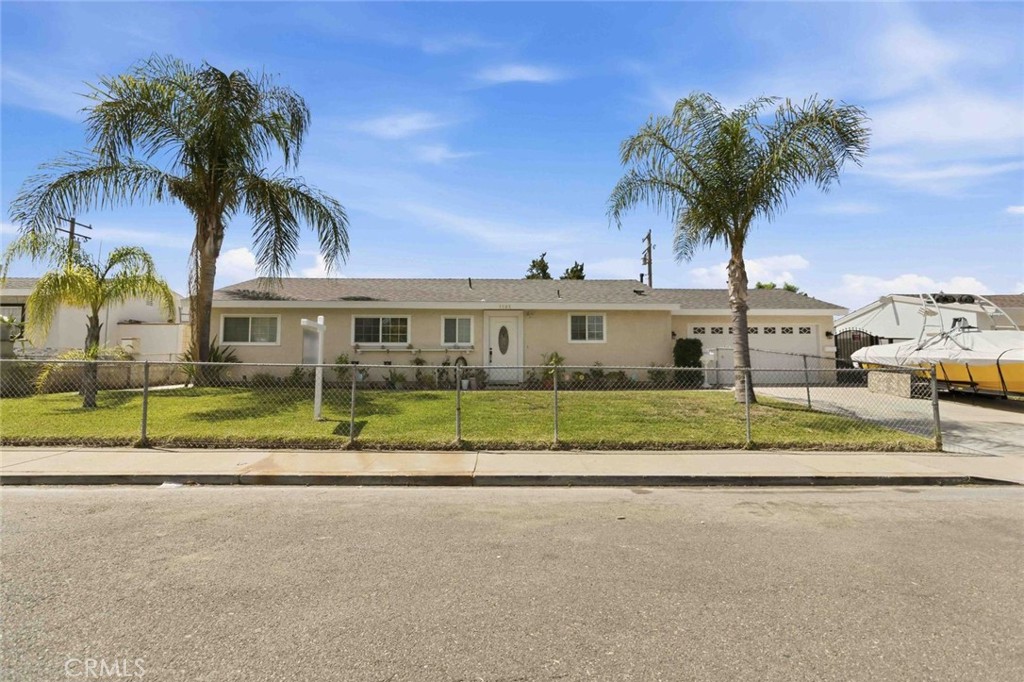 1582 Dakin — photo