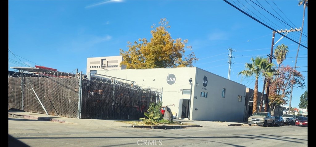 6103 Tyrone — photo