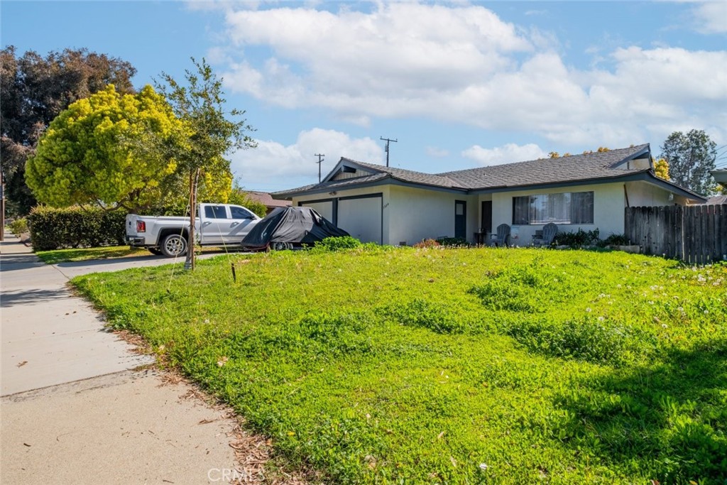 1934 Bobolink Way — photo