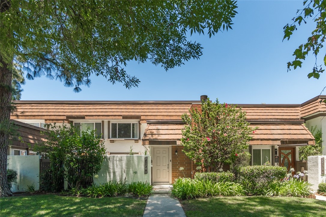 22170 James Alan 3 — photo