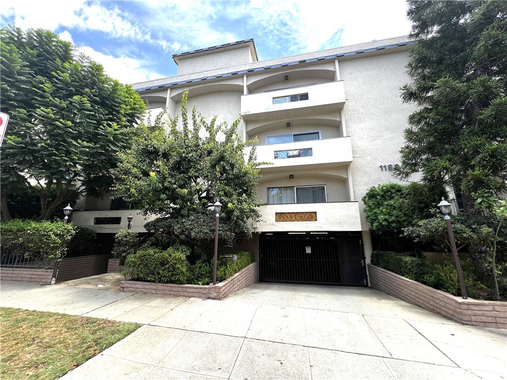 11820 Mayfield 317 — photo